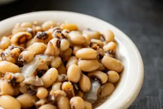 bowl of black eyed peas
