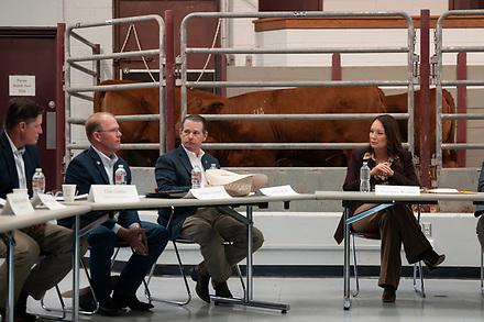 Secretary Rollins visited Texas A&M Beef Center, delivered update on New World Screwworm.