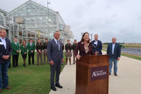 Secretary Rollins and Secretary Kennedy visited Texas A&M and toured cutting-edge laboratories at the Norman E. Borlaug Building, received a briefing on the Grand Nutrition Challenge at the Institute for Advancing Health Through Agriculture, and toured the Automated Precision Phenotyping Greenhouse.