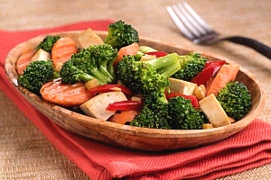 Dish with tofu, broccoli and other vegetables