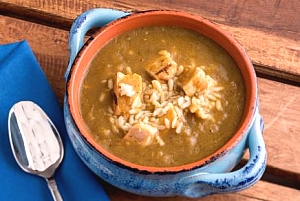 bowl of chicken and rice soup